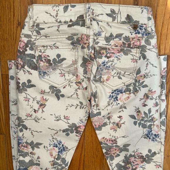 Almost Famous Floral 00 Skinny Jeans - Picture 5 of 11